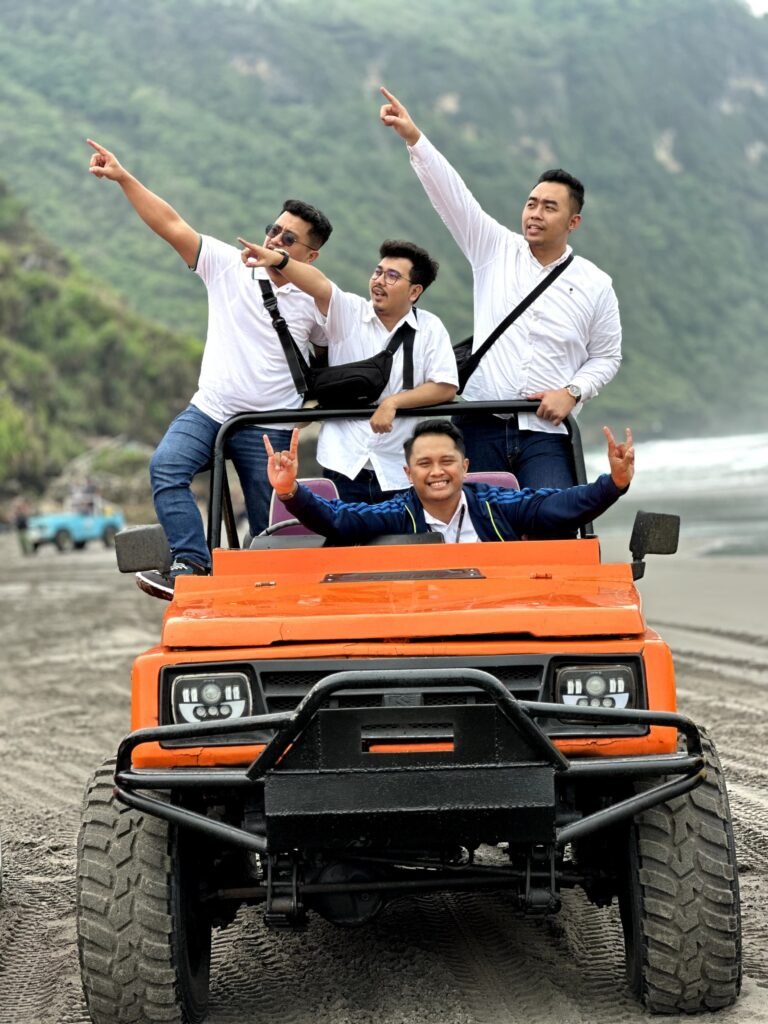 jeep Gumuk pasir jogja